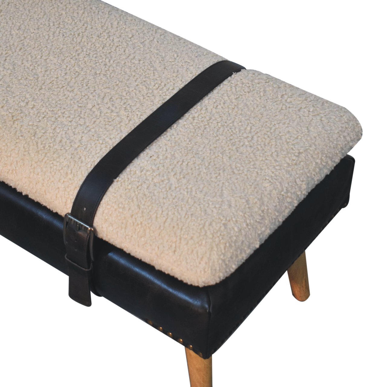 Rugged Onyx Leather bench via Homepressions.com